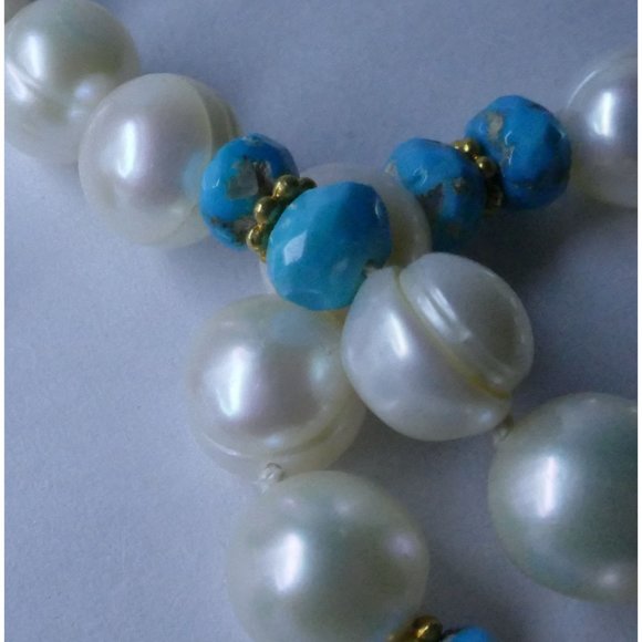 Very Classy Necklace With Blue & White Beads & Center Drop - Picture 13 of 13